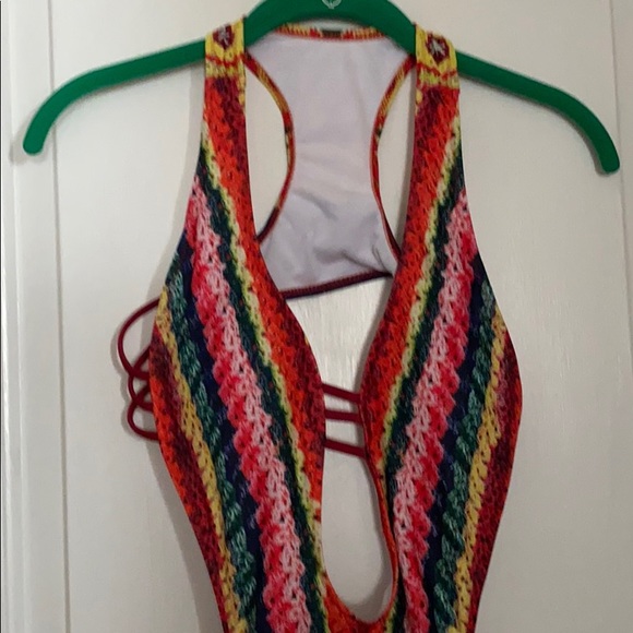 Bathing suit - Picture 5 of 8